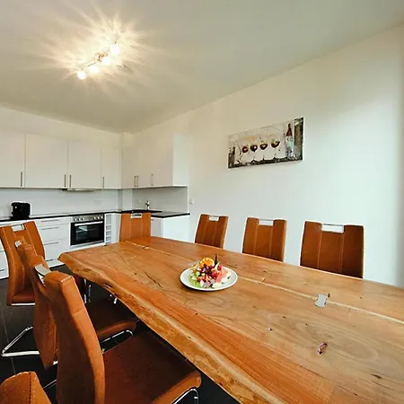 Fuer 3 Personen In * Штраусберг