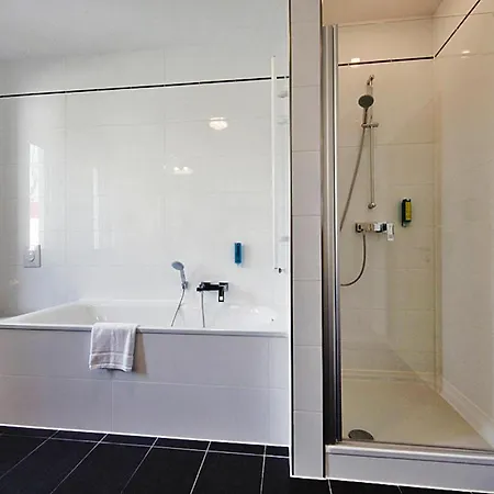 Fuer 3 Personen In Штраусберг