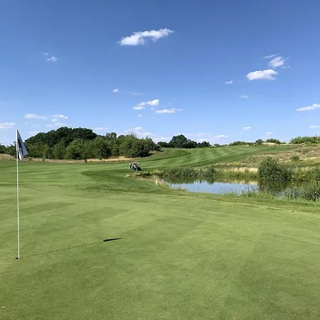 Fuer 3 Personen In Штраусберг