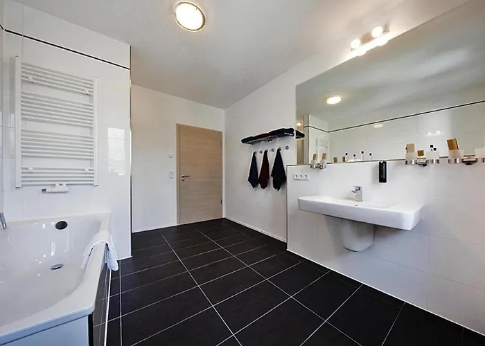 Fuer 3 Personen In شقة